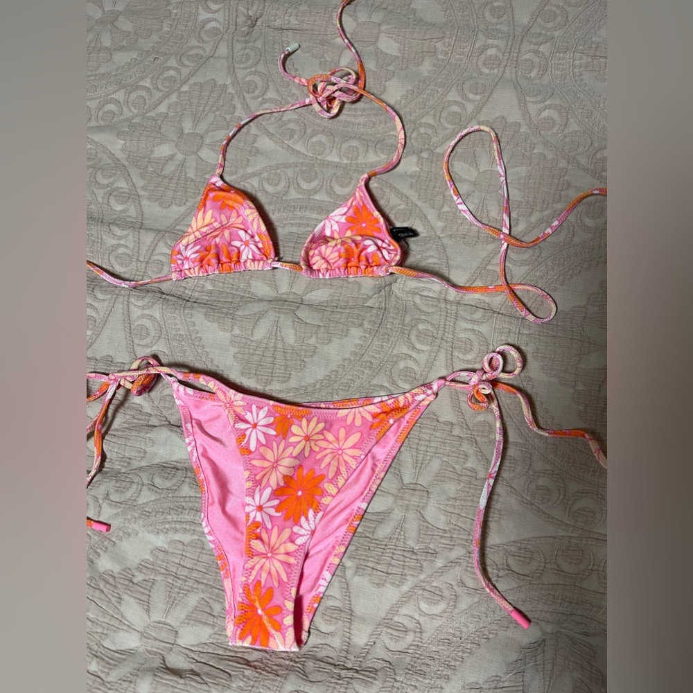 Triangl velvet flower bikini